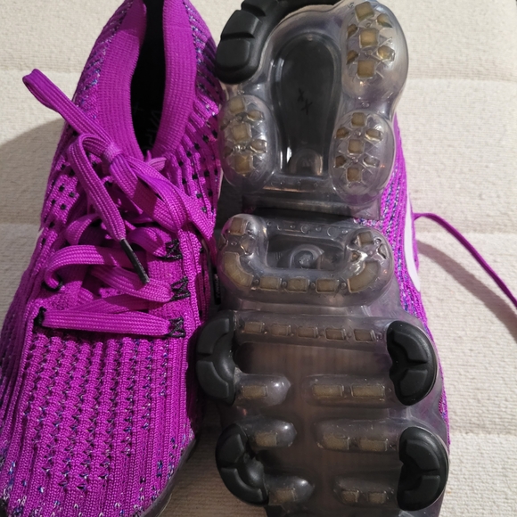 Nike Wmns Air VaporMax Flyknit 3 sneakers in "Vivid Purple" Size 8 - Picture 9 of 9